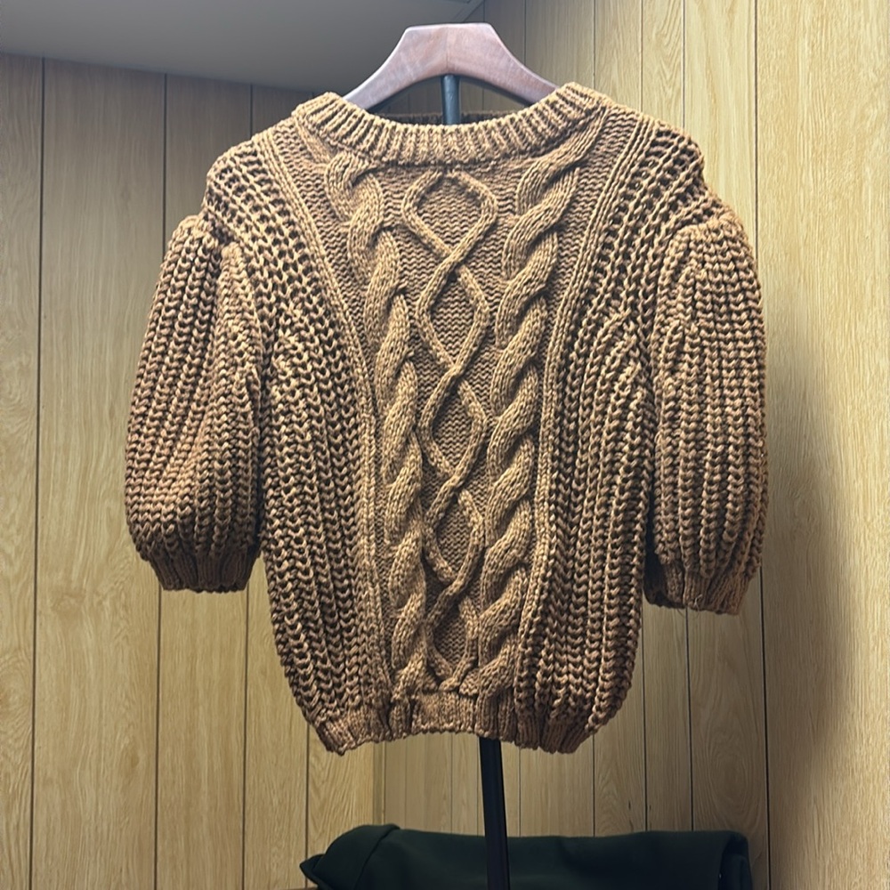 Mid Brown Chunky Cable Knit 🧶 Pull over Sweater w/Short Sleeves